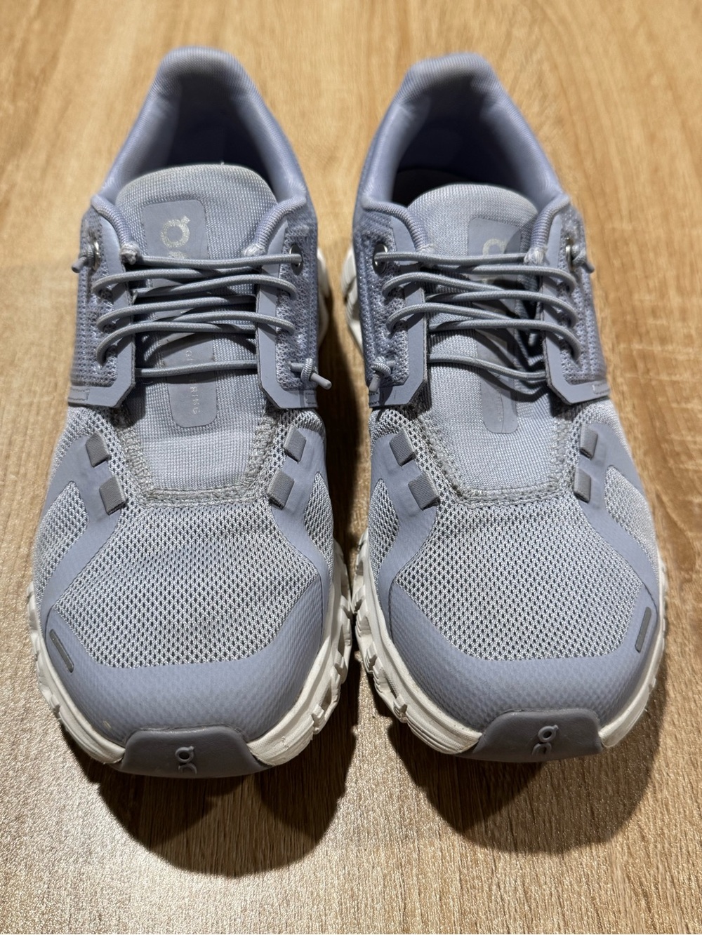 Women’s lavender/baby blue On Cloud 6 Athletic Shoes size 6
